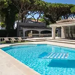 In Puerto Cabopino