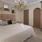 In Puerto Cabopino 別荘 マルベーリャ
