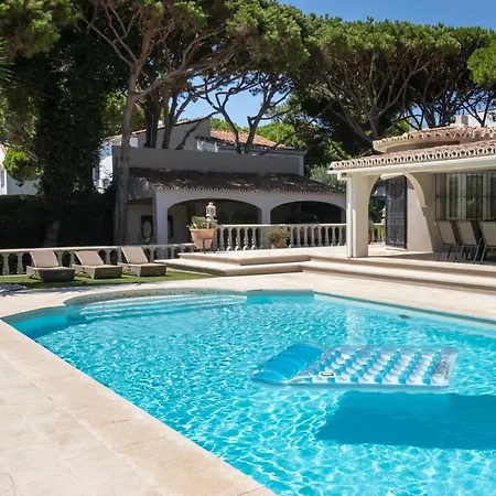 In Puerto Cabopino