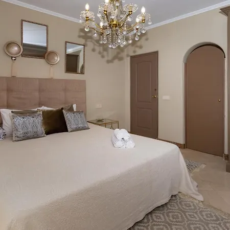 In Puerto Cabopino Ferienhaus Marbella