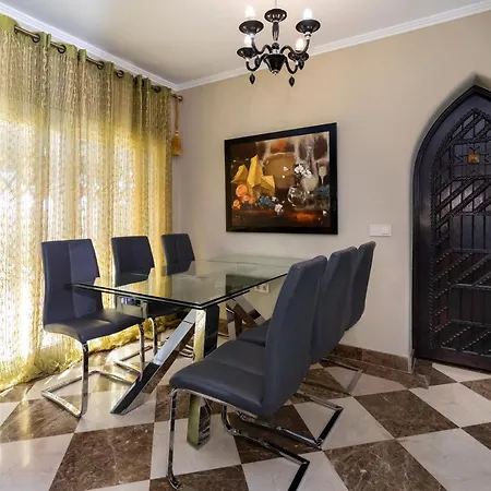 In Puerto Cabopino *