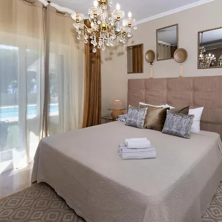 In Puerto Cabopino Ferienhaus Marbella