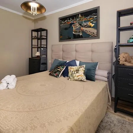 In Puerto Cabopino * マルベーリャ